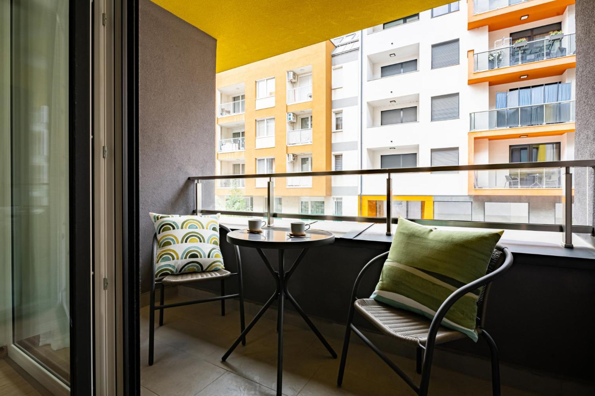 Westside Garden Apartments By Urbanrent Budapest Exterior foto