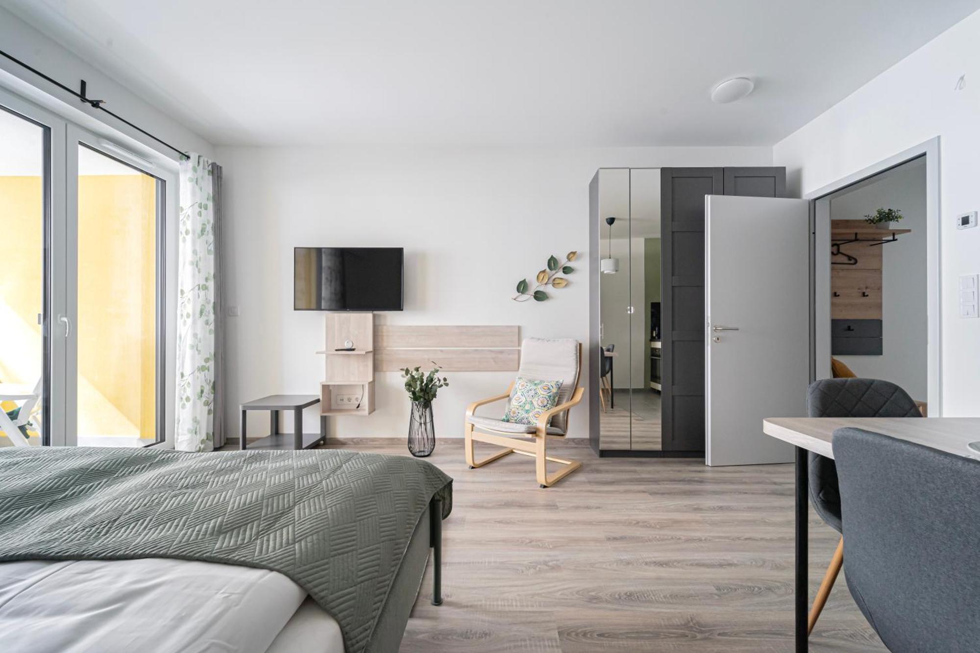 Westside Garden Apartments By Urbanrent Budapest Exterior foto